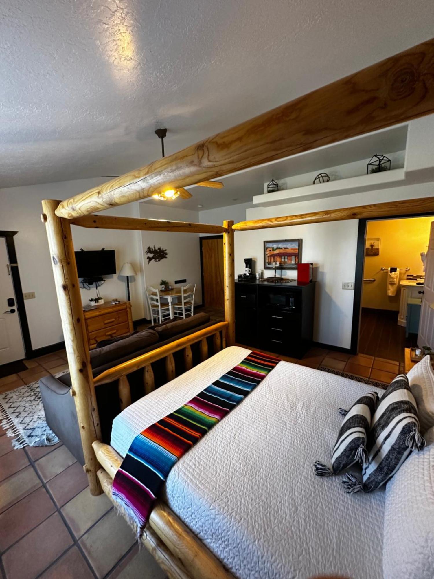 Adobe Rose Boutique Inn Артижа Екстериор снимка