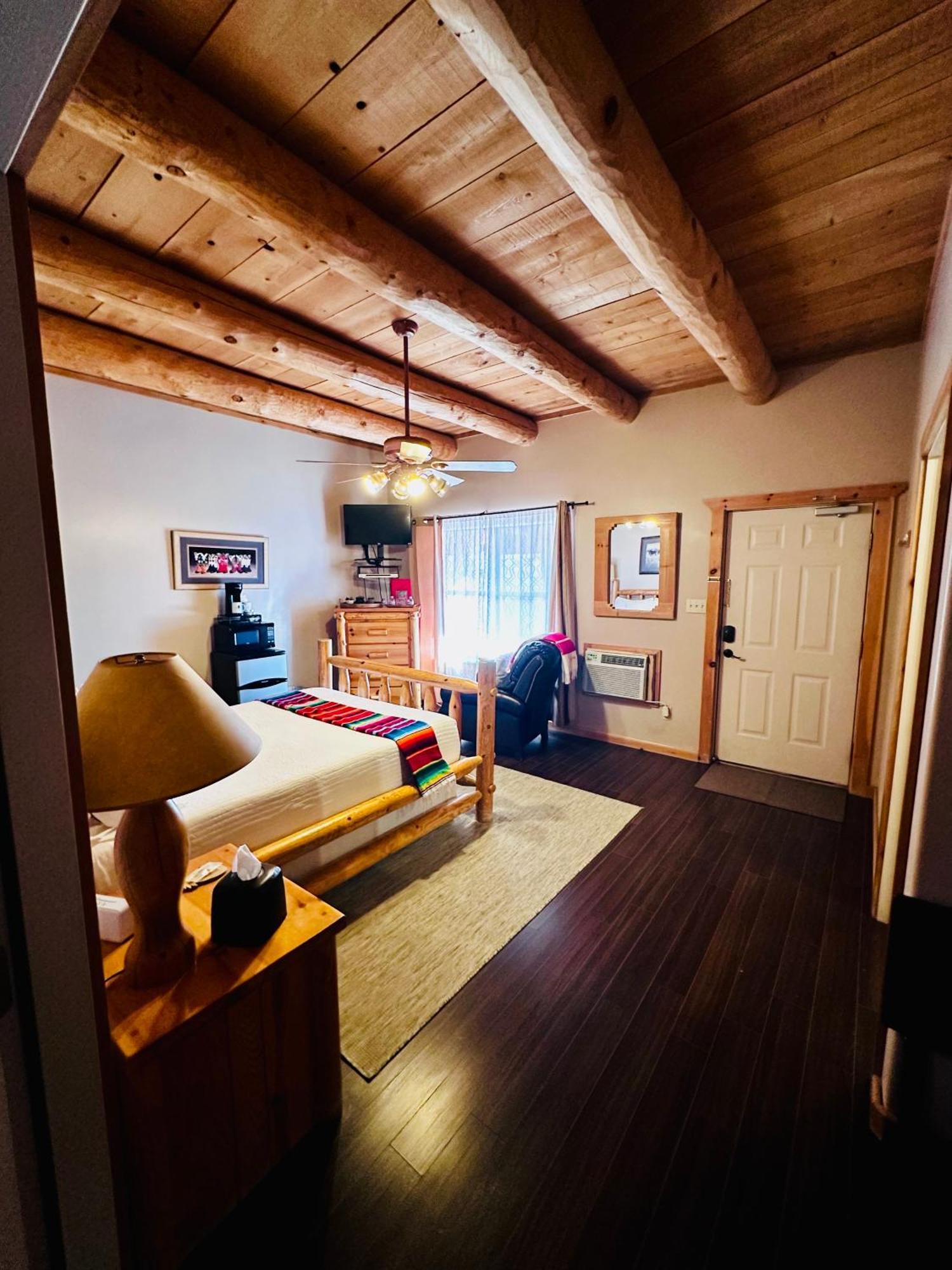 Adobe Rose Boutique Inn Артижа Екстериор снимка