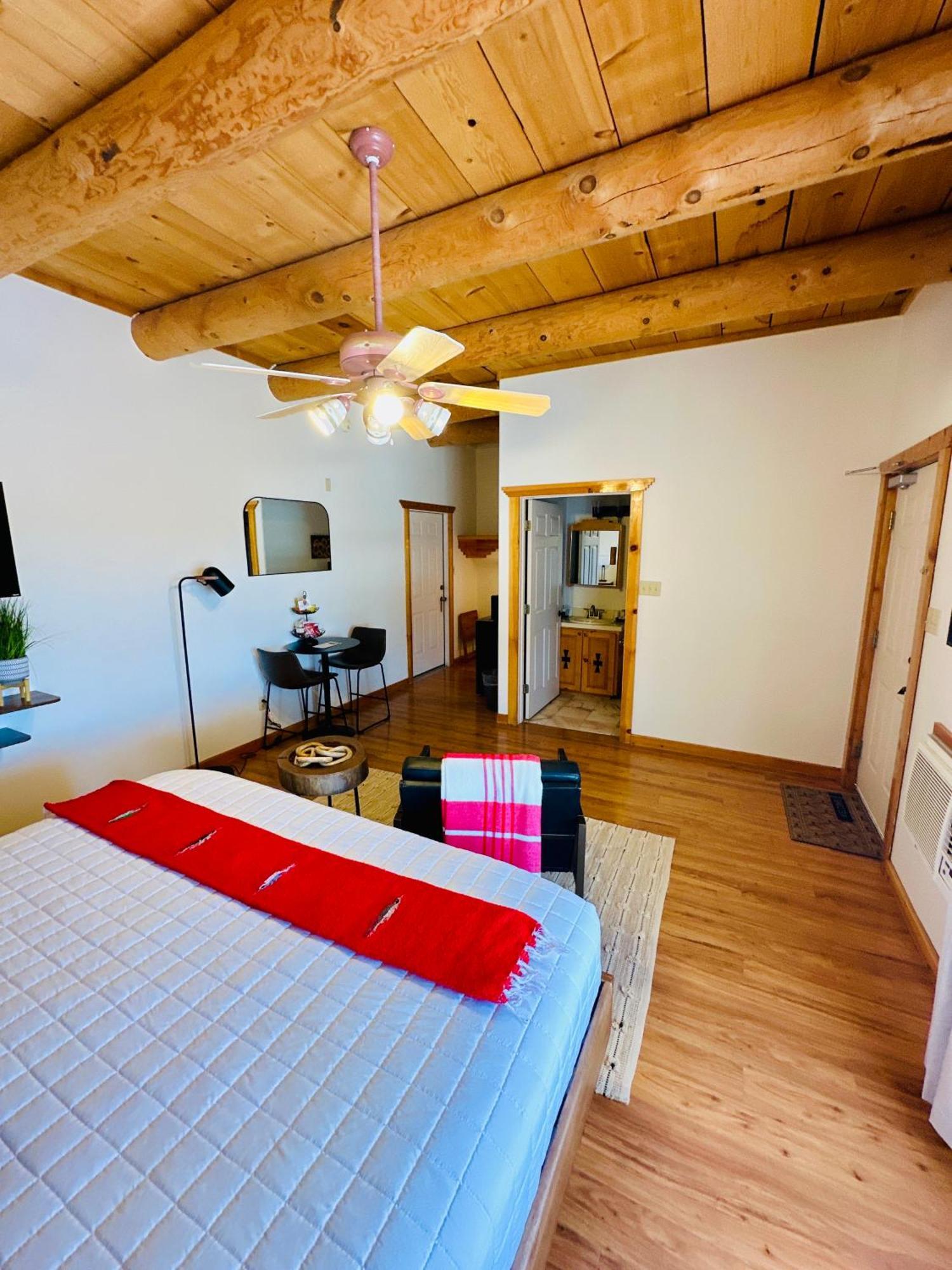 Adobe Rose Boutique Inn Артижа Екстериор снимка